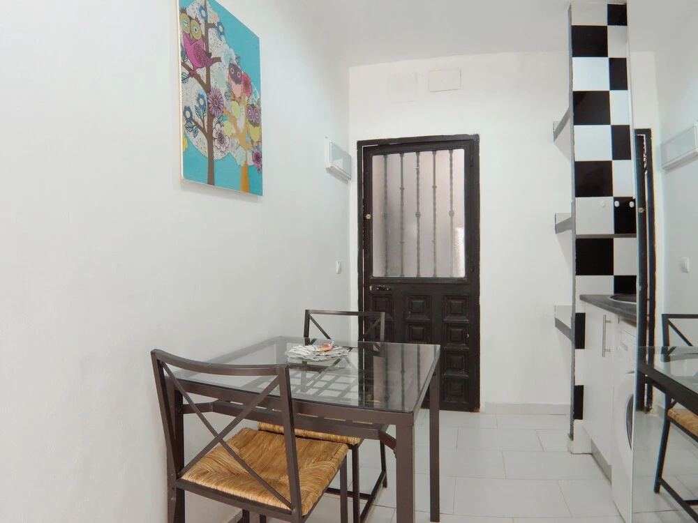 Estudio en bajos y patio int 4m2 en Puerta del Angel AZBB2