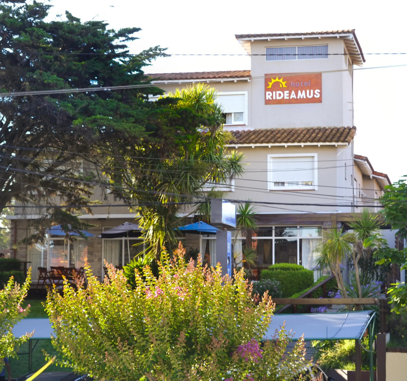 Hotel Rideamus
