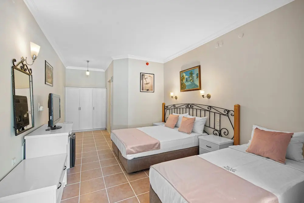Alados Otel