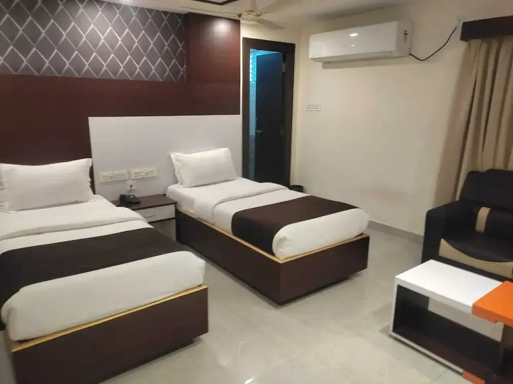 HoTEL NARMADA GRAND