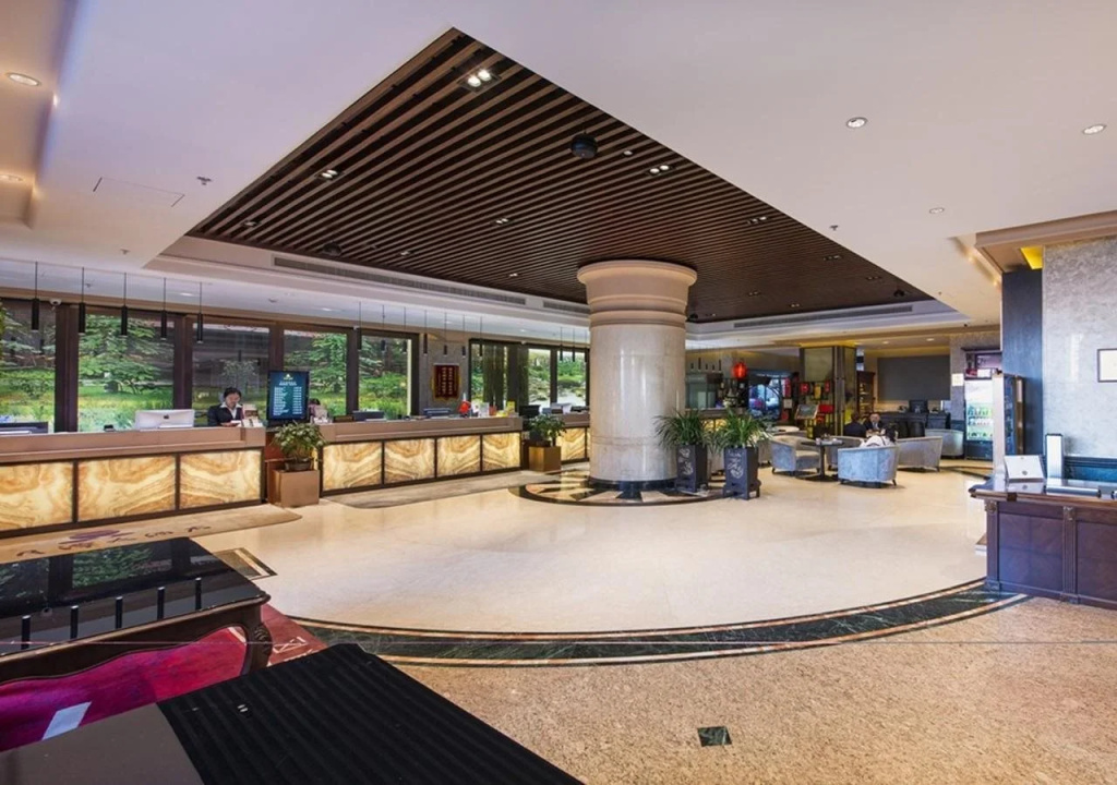 Sun Moon Lake Hotel Dalian大连火车站店