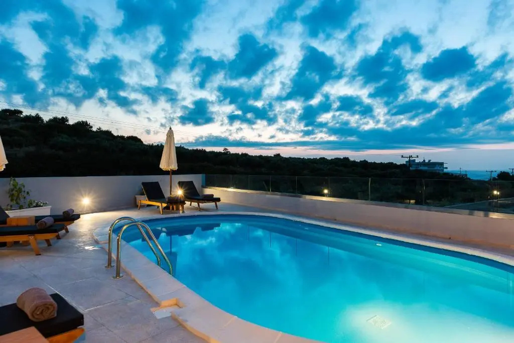 Nikiforos Villa, Private Pool & BBQ, SeaViews, By ThinkVilla