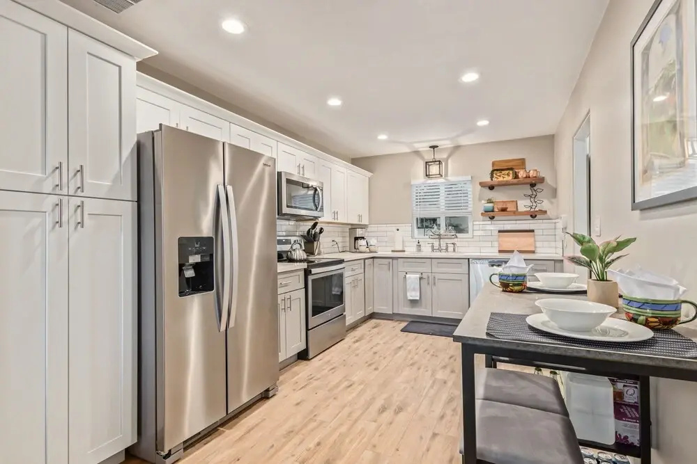 Pepper Complex Mesa 5 Bedroom Home by Redawning