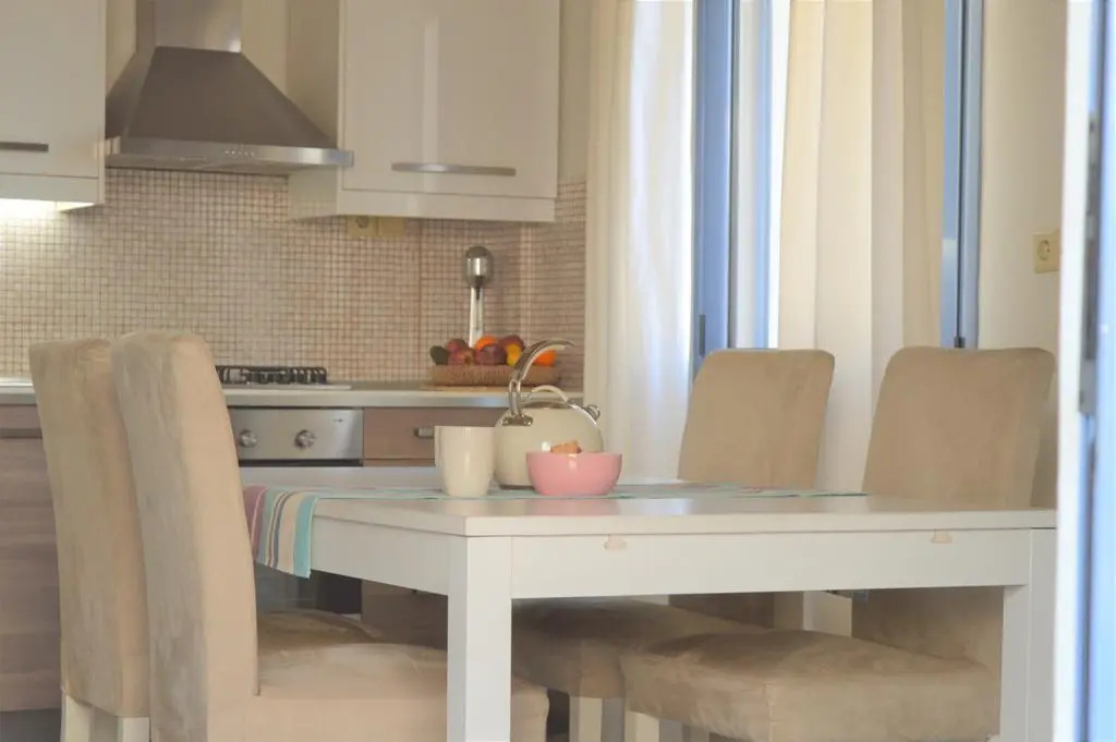 Nikolas Apartments