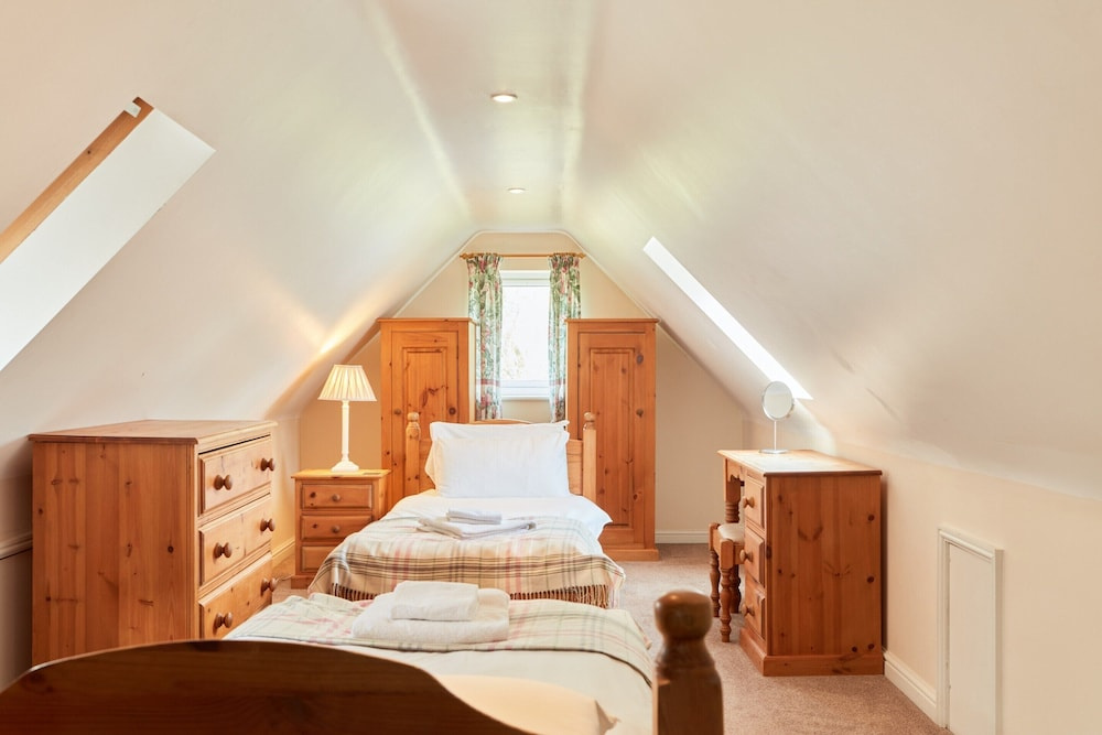 Spacious Cottage in Ashbourne, No Deposit