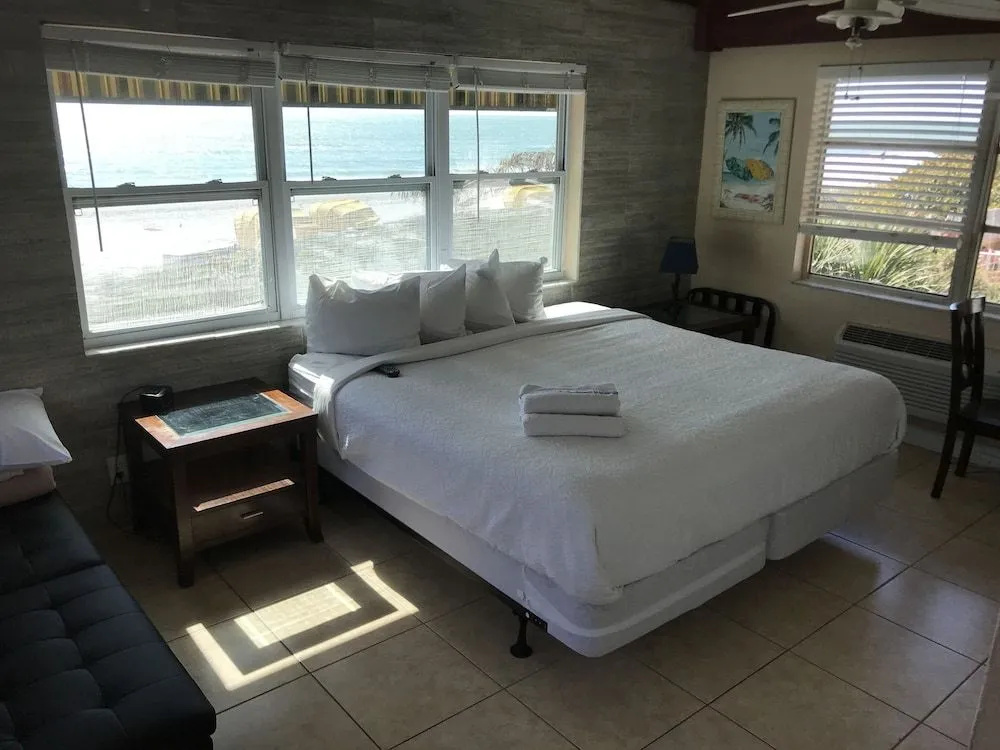 Schooner Hotel