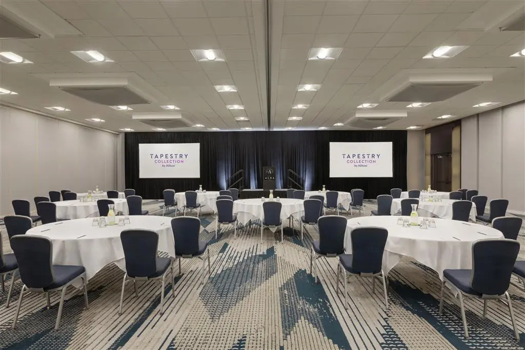 Hotel Alba Tampa, Tapestry Collection By Hilton