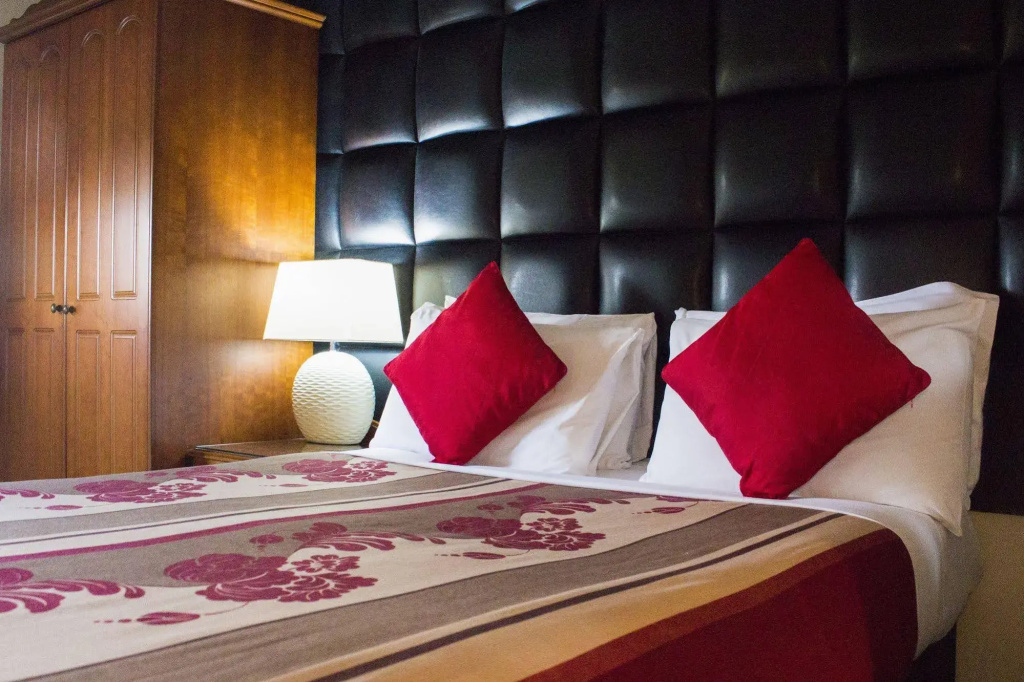 Kings Park Hotel