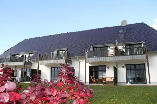 Ferienwohnung Südblick in Groß Zicker in ruhiger Lage mit Terrasse und Meerblick