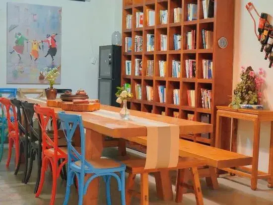 Yunbo Qilu Hostel