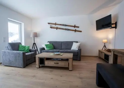 Welcome in - Ferienwohnung met eigen parkeerplaats, gelegen aan de skilift en bikepark, fiets- en skiberging
