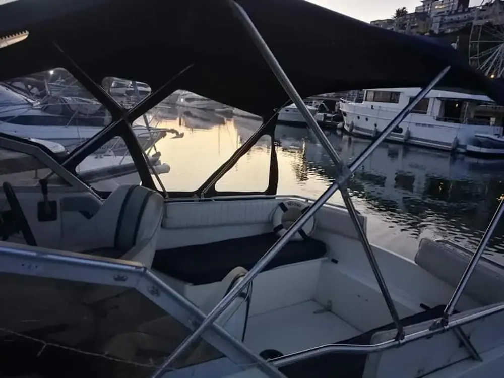 Bed on a Boat Holiday in the Heart of Torquay