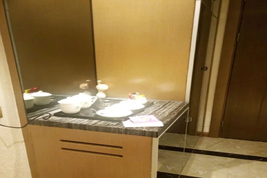 Pengke Hotel (Shenzhen North Railway Station)