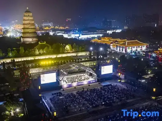 Hua Yue Li Zhi Hotel