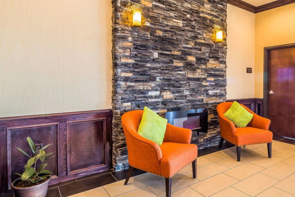 Comfort Inn & Suites Ponca City near Marland Mansion