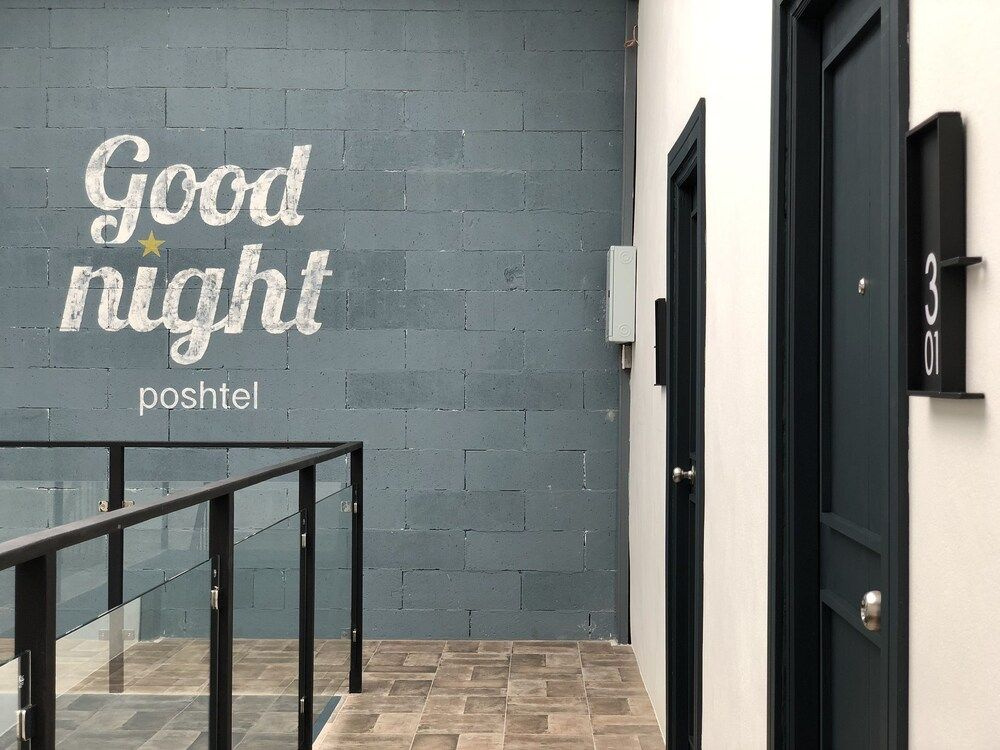 Goodnight Poshtel + Free Netflix