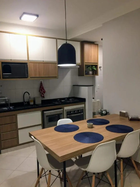 Apartamento novíssimo a 3 quadras da praia, com piscina, sala de jogos, sauna e churrasqueira!