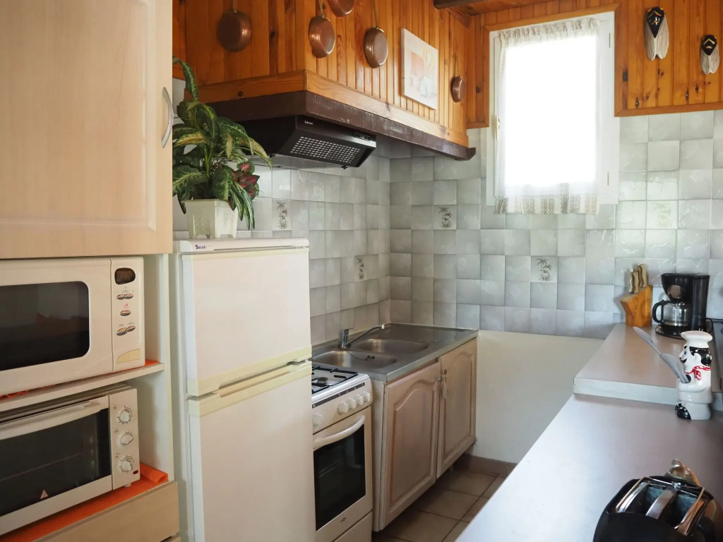 Provencal holiday home with private terrace, Bédoin