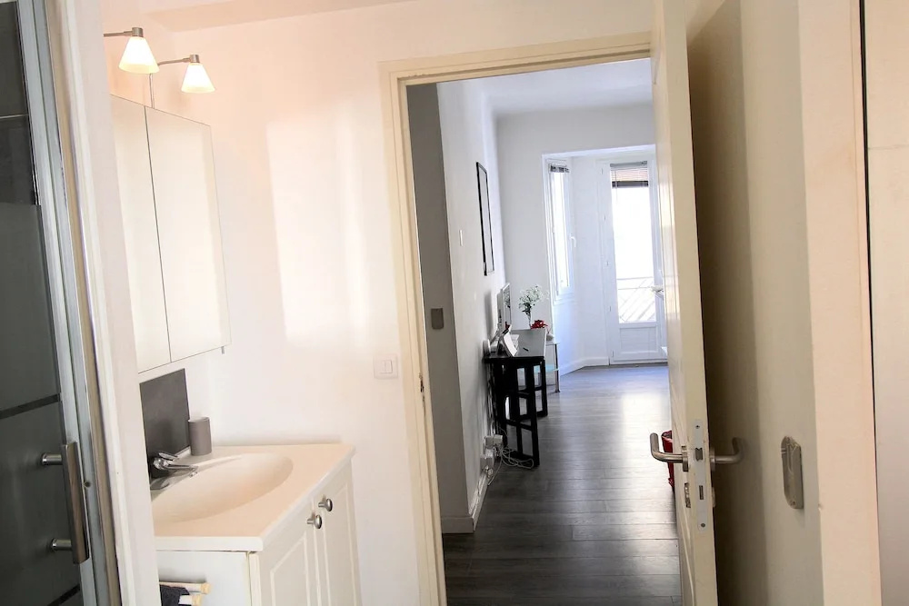 1 Chambre Latour Maubourg