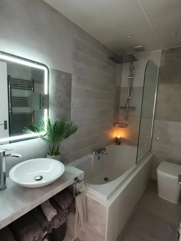 Sunrise View 2 Bed Apartment Sleeps 4 Spa Bath
