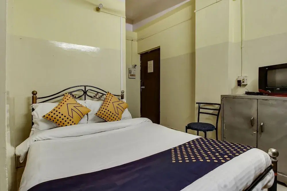 Hotel Hollywood by OYO Rooms