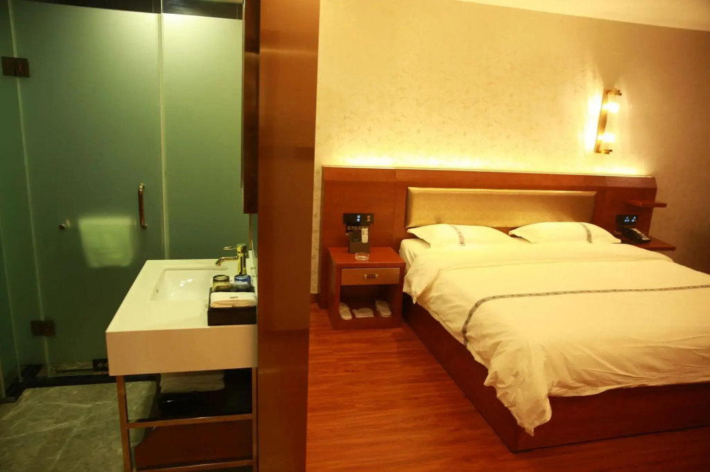 Qitai TianYi Hotel