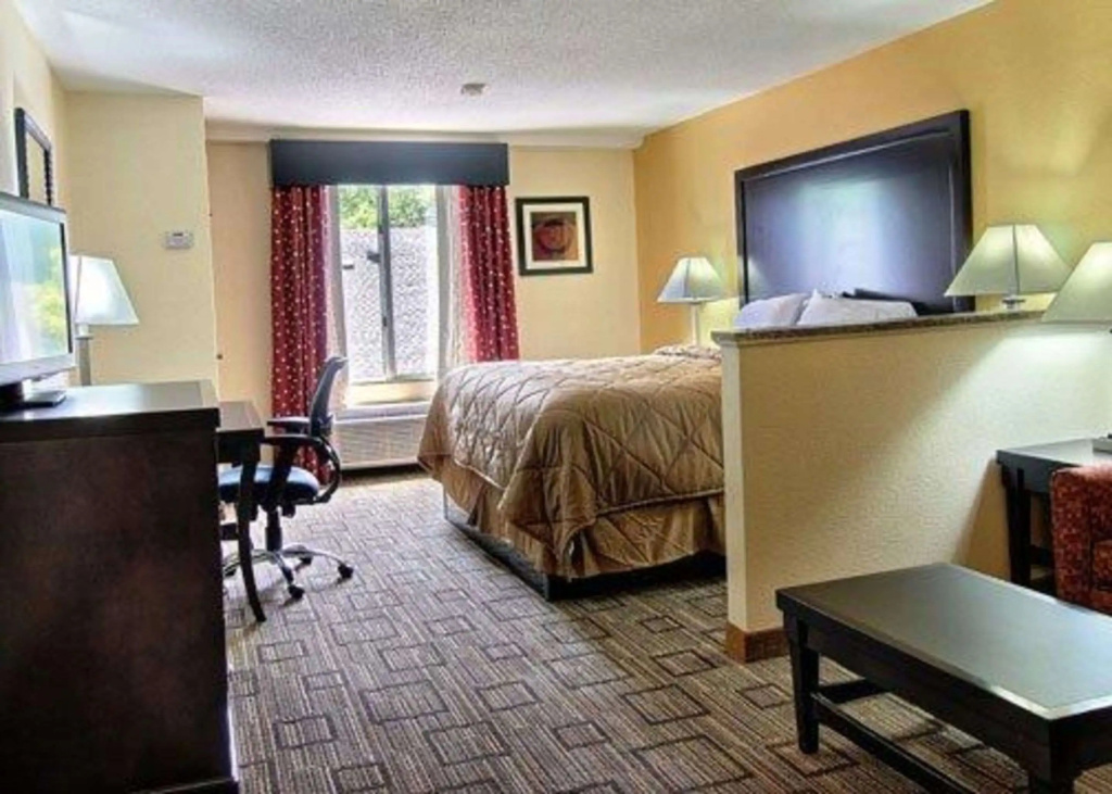 Quality Inn & Suites Greenville - Haywood Mall