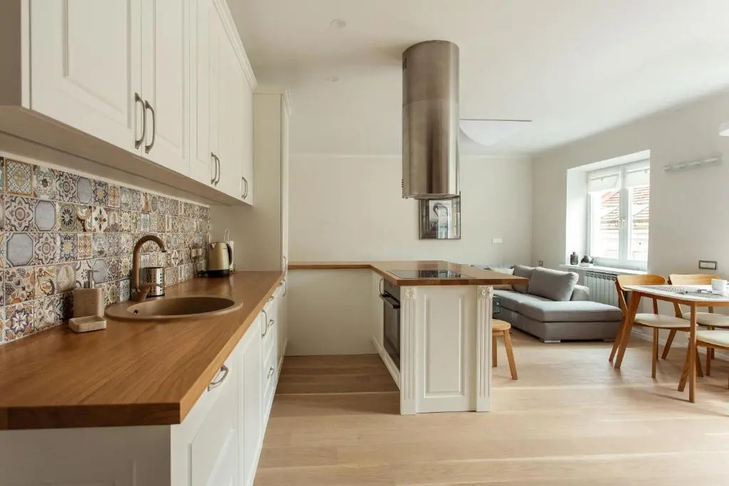 #stayhere - Spacious 2BDR Two Floor I Heart of Old Town