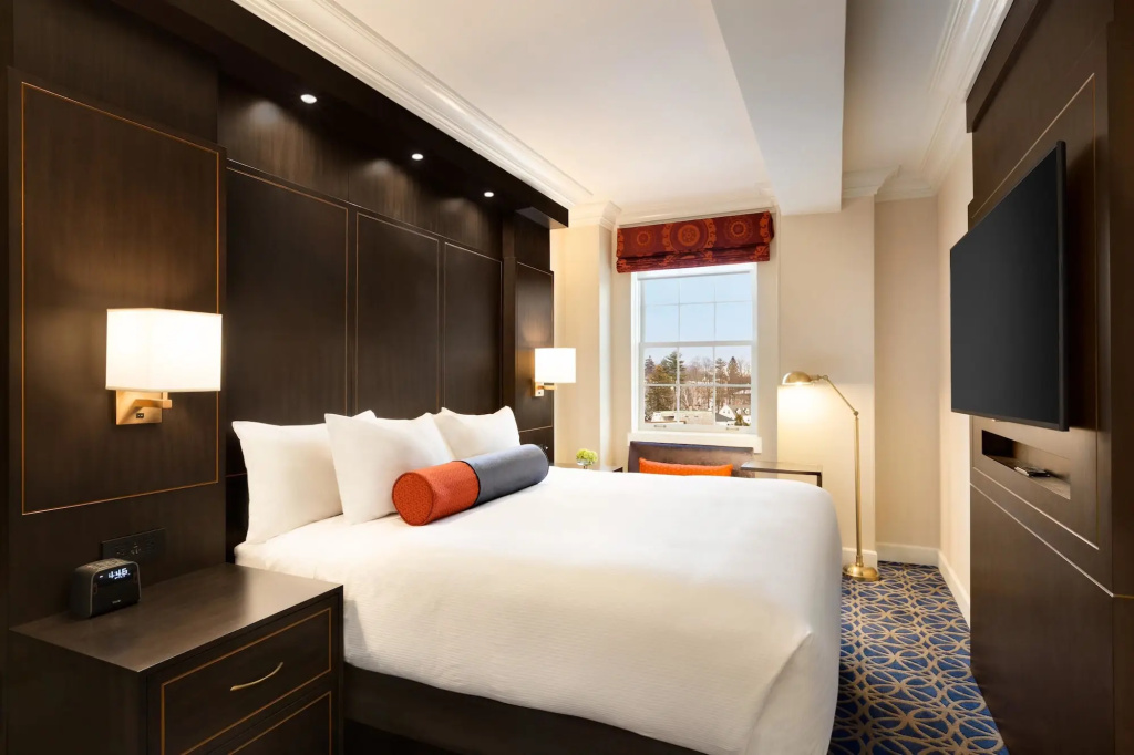 Hotel Saranac, Curio Collection By Hilton