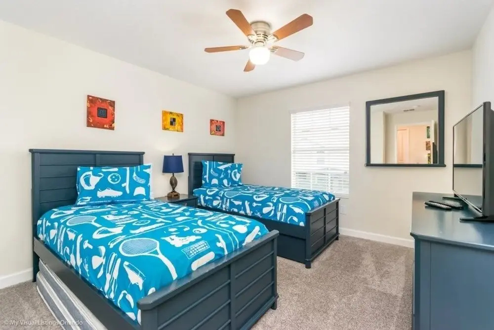 Amazing Story Lake Town Home Sleeps 8 With Pool 4 Bedroom Townhouse by Redawning