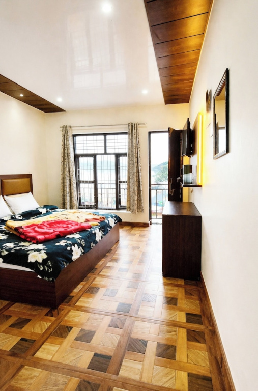 Hotel Kaafal Homestay Mussoorie