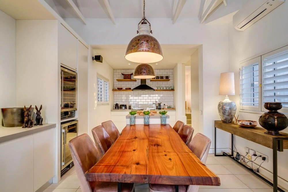 Spacious Penthouse Apartment With Breathtaking Views 3 Degrees North