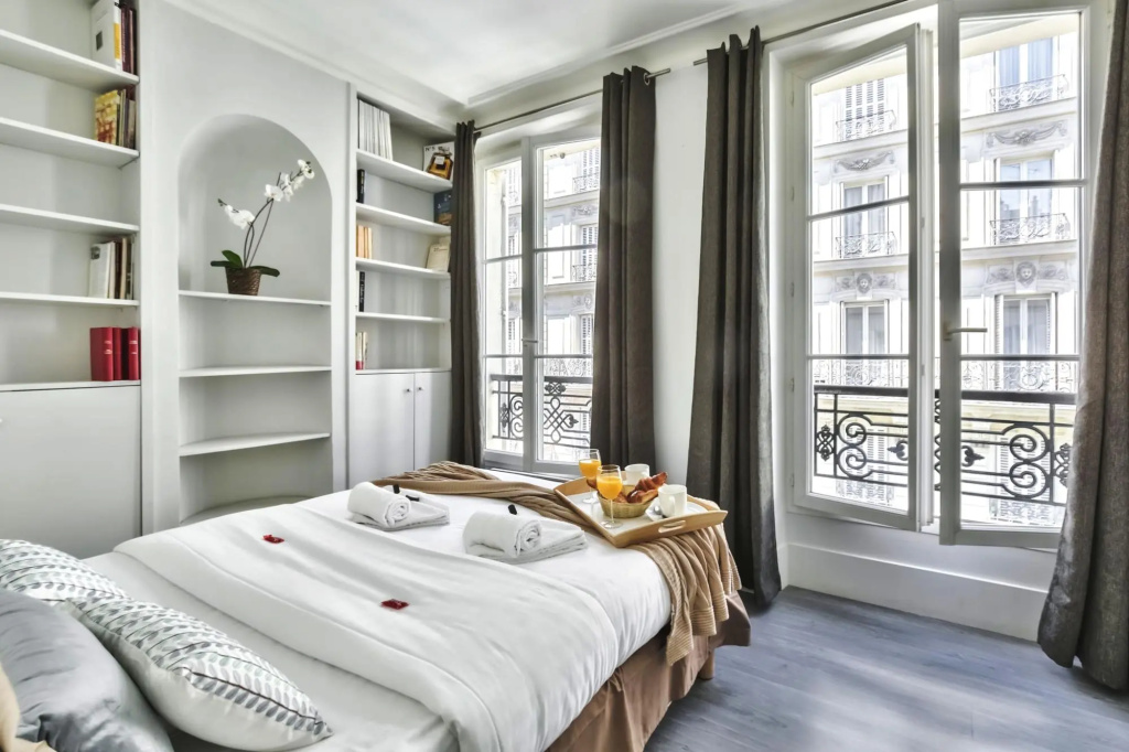836 - Eiffel Tower View  - Parisian apartment