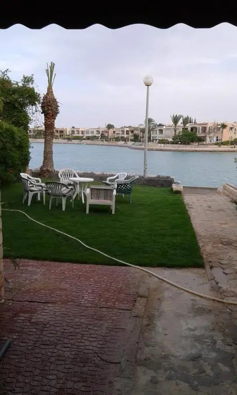 Marina Villa on Island 2-White Beach مارينا فيلا فى جزيره 2 - صف اول بمرسى خاص على البحيره وبجوار شاطىء