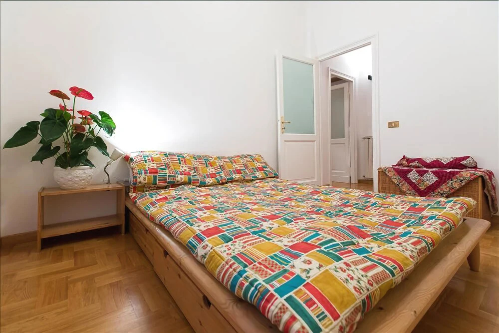Bright and quiet Halldis apartment with small balcony