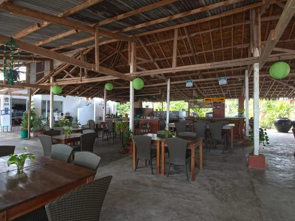 OYO 853 Malapascua Beach And Dive Resort