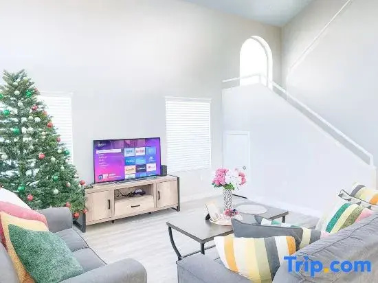 Pool Villa Newly Remodeled 10+ Min to Strip