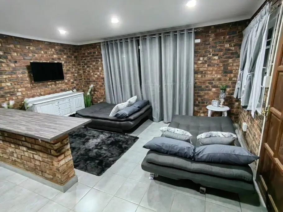 CH Airport Accommodation Room 2