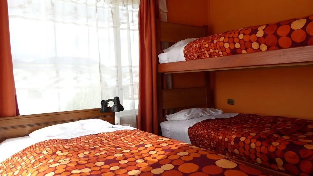 Maytenus bed and breakfast - Hostel