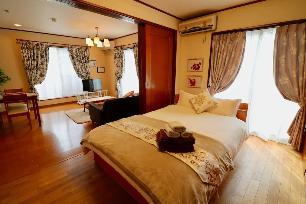 Sophia Court room101.102