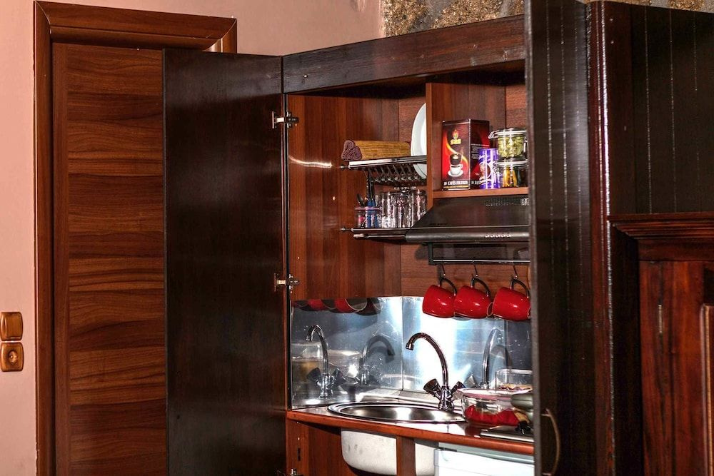 Pera Alonia Guest House