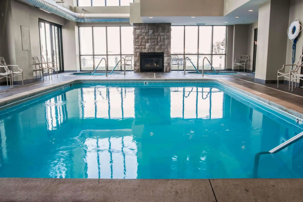 Shoreline Inn & Conference Center, an Ascend Collection Hotel