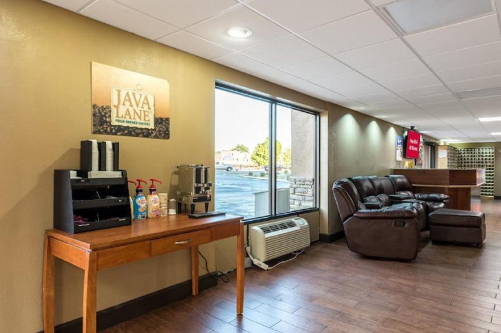 Red Roof Inn & Suites Pigeon Forge Parkway