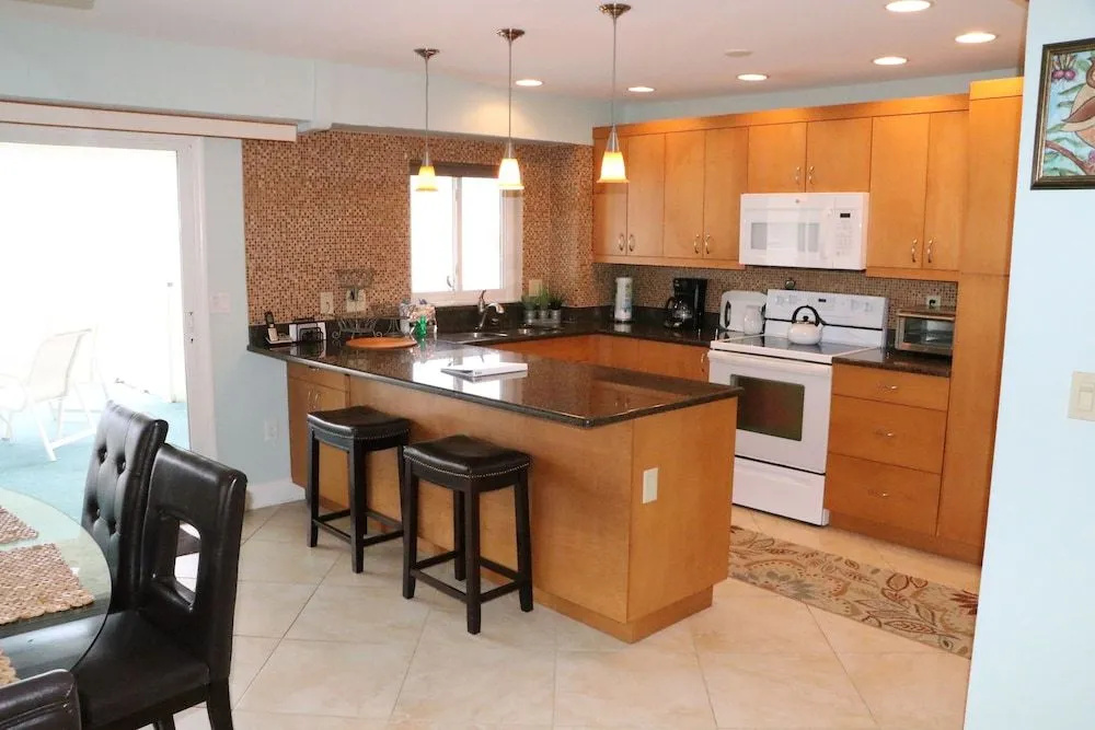 Jamaica Royale 606 - 2 Br Condo