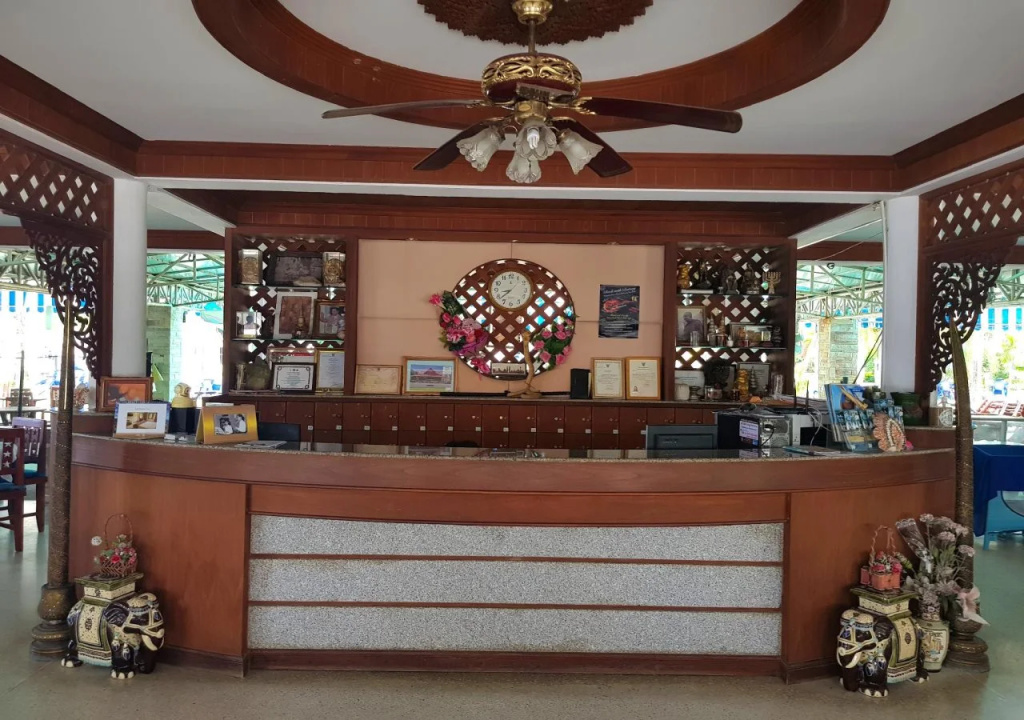 Castle Howchow Beach Resort Hotel