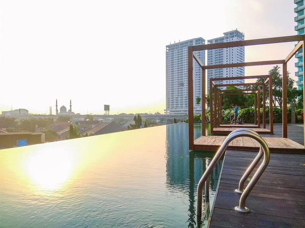 Chic And Cozy 2Br Grand Kamala Lagoon Apartment