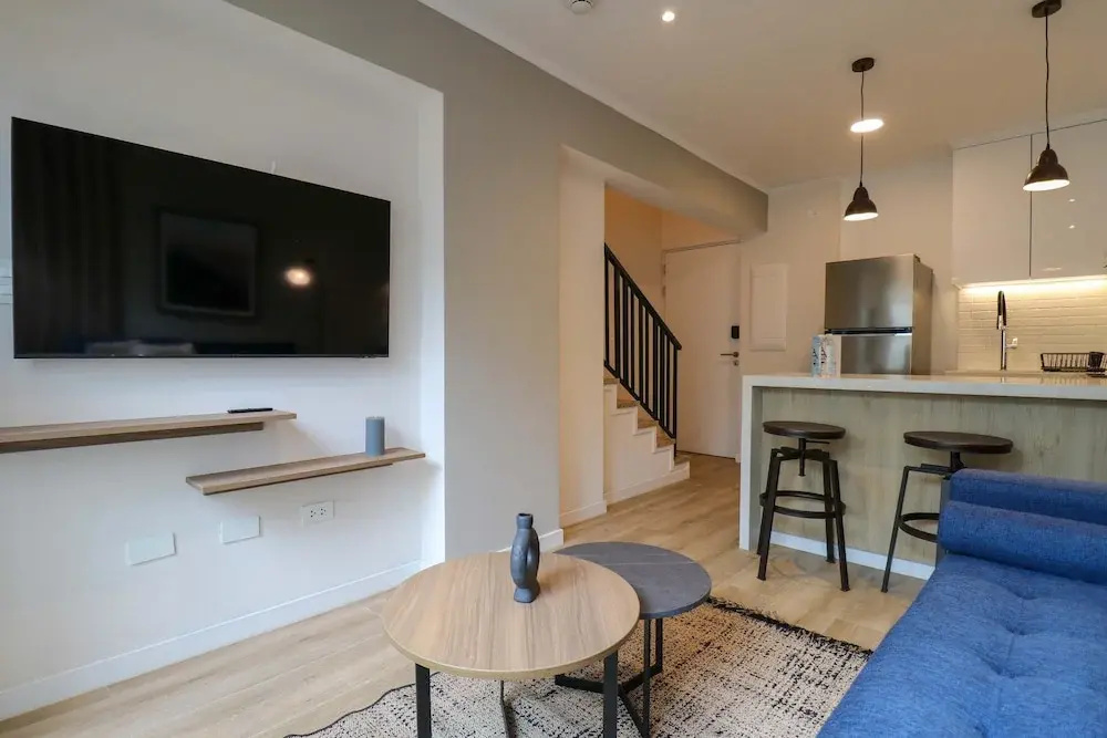 w Majestic 1BR Duplex in the Heart of Barranco