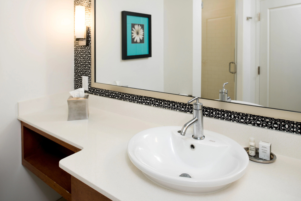 Hotel Indigo Columbus Architectural Center by IHG