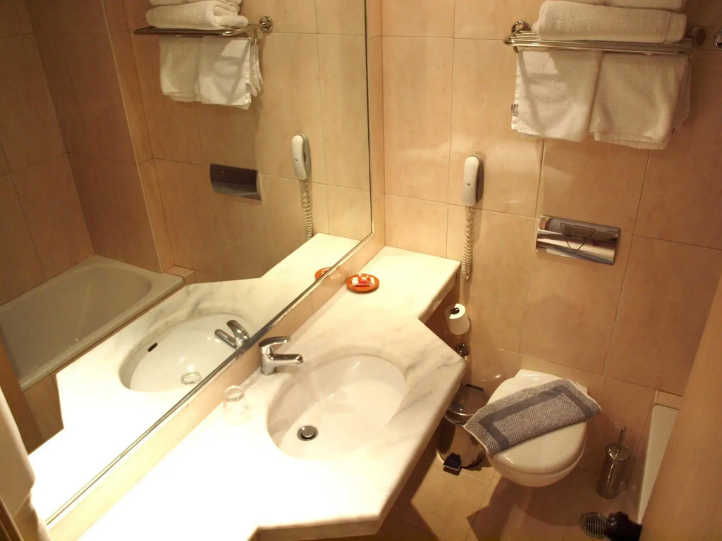 Caravel Hotel Apartments