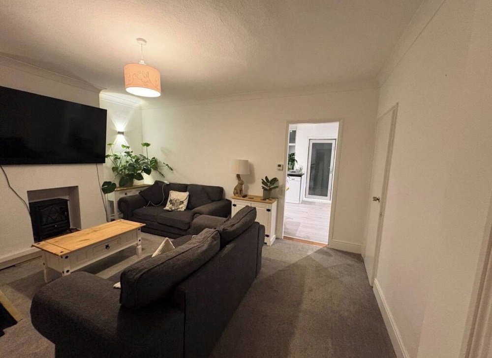 Spacious 3-bed Terrace, Great Links